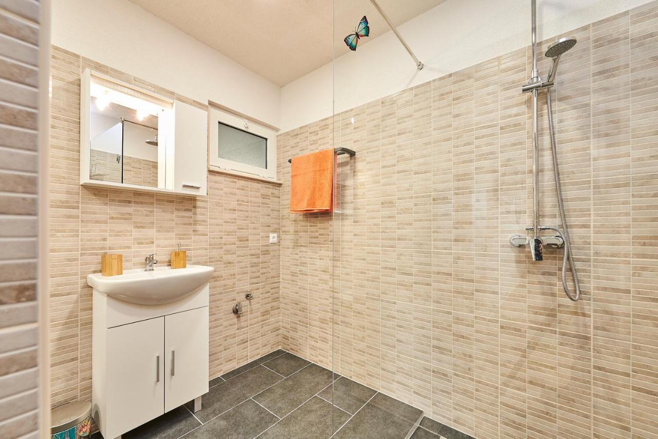 Studio Apartment Bascan โตรกีร์ ภายนอก รูปภาพ