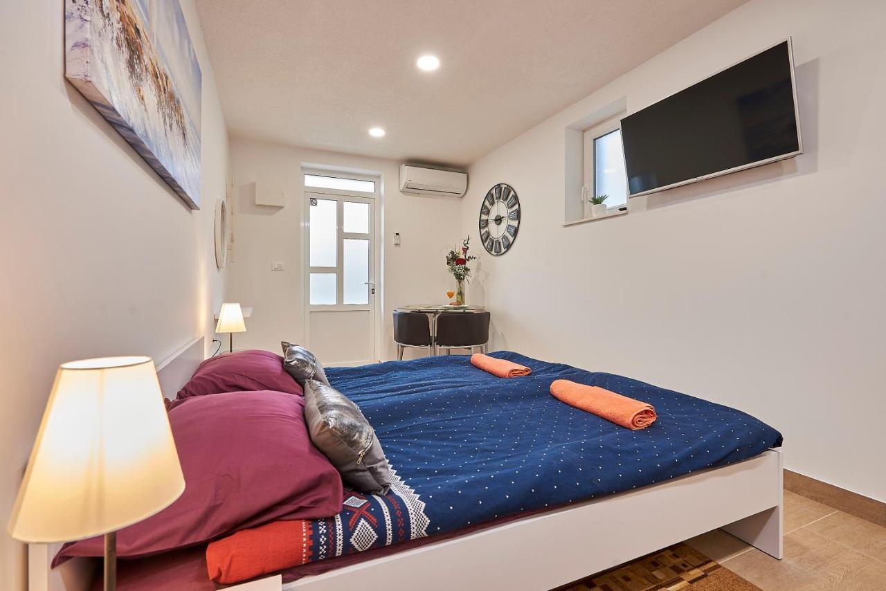 Studio Apartment Bascan โตรกีร์ ภายนอก รูปภาพ