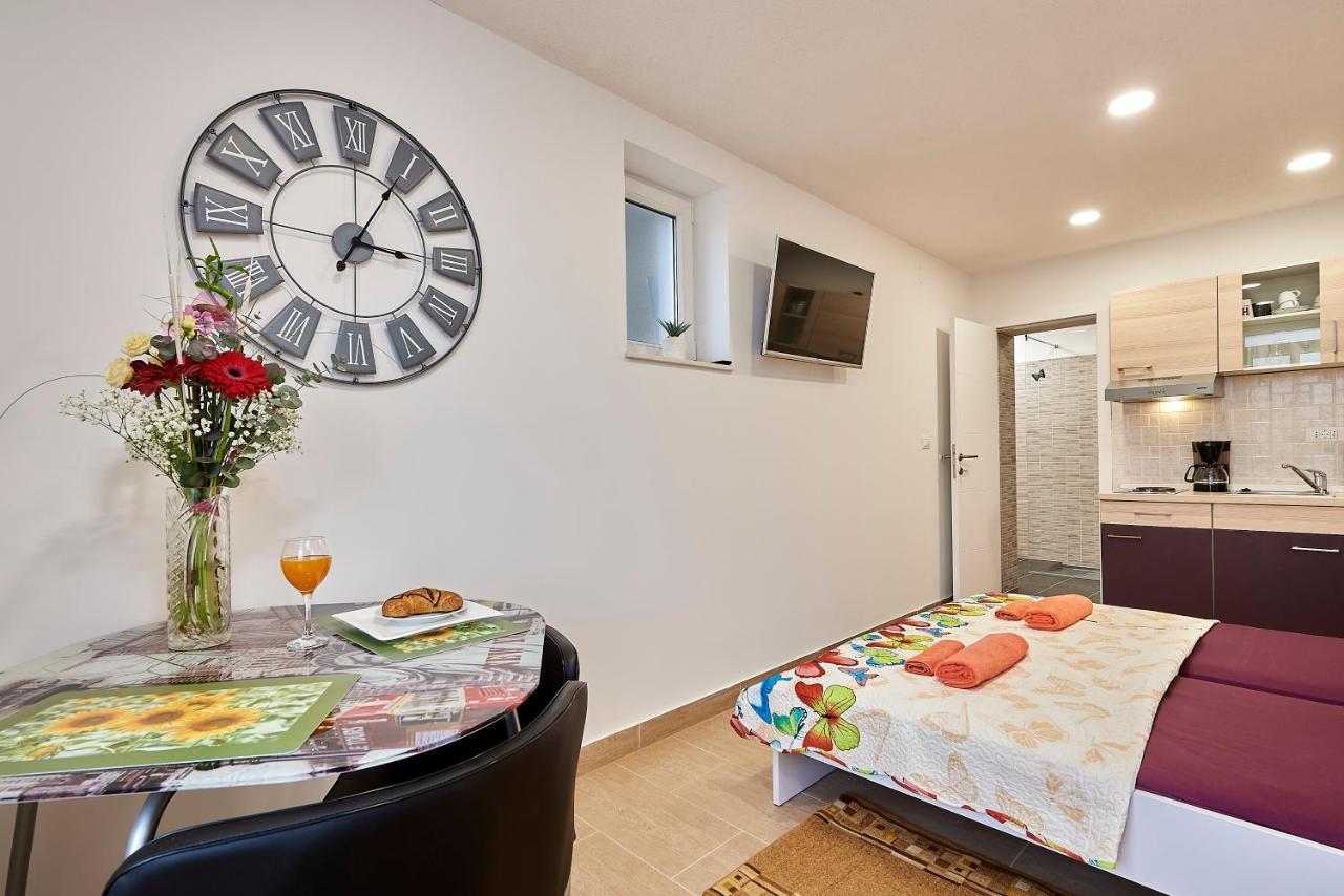 Studio Apartment Bascan โตรกีร์ ภายนอก รูปภาพ