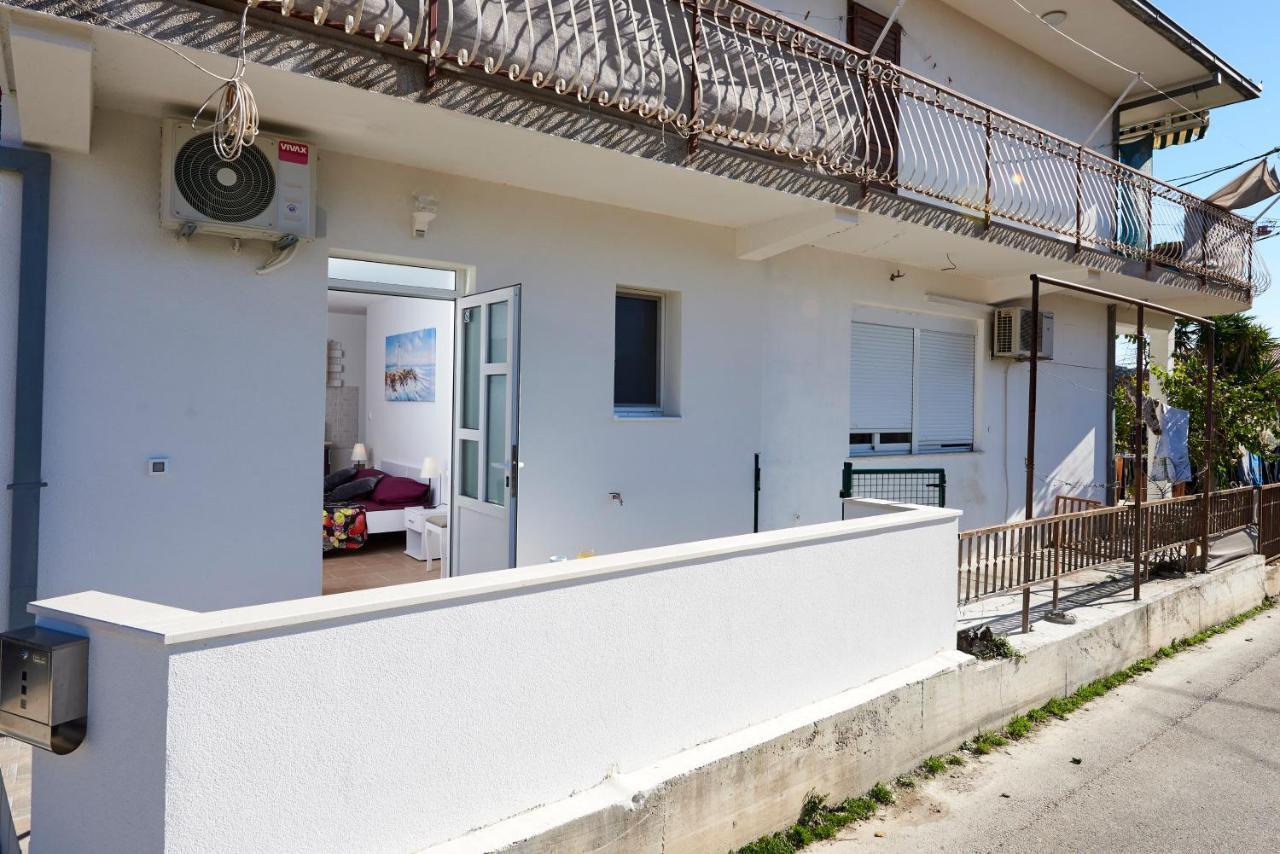 Studio Apartment Bascan โตรกีร์ ภายนอก รูปภาพ